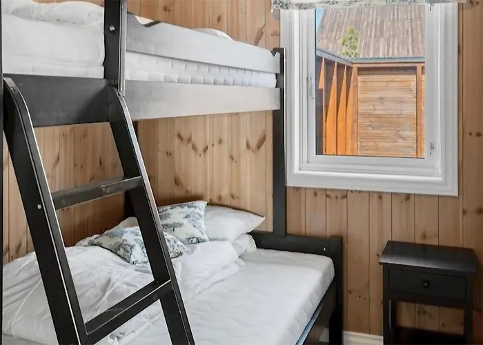 3 Bedroom Amazing In Holiday home